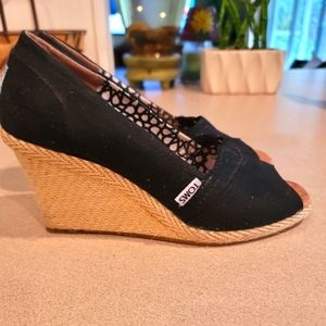 Toms open toe wedge